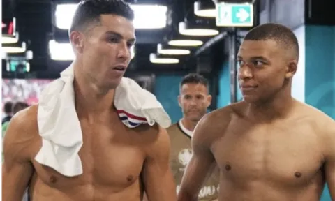 Bình luận của Mbappe khi Ronaldo đăng tâm thư