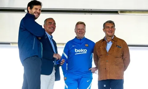 BLĐ Barca gặp gỡ Ronald Koeman trước thềm đại chiến với Valencia