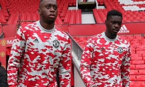 Bộ đôi hậu vệ Man United xem xét bỏ quốc tịch Anh