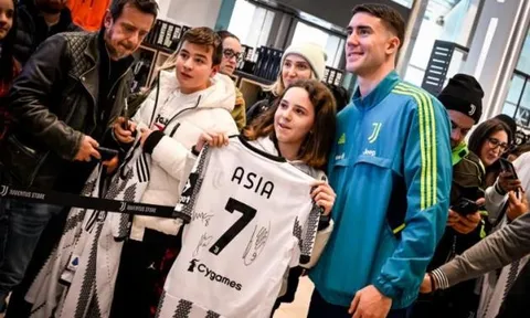 Bỏ qua Newcastle, Vlahovic thích đến Man United hoặc Chelsea