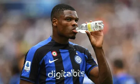 Aston Villa giành hàng hot với Man Utd