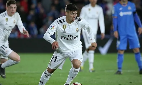 Alonso cứu rỗi nhạc trưởng thất sủng Real