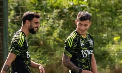 Bruno trêu chọc Lisandro Martinez