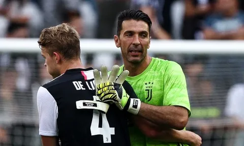 Đội hình đồng đội trẻ hơn tuổi nghề của Buffon