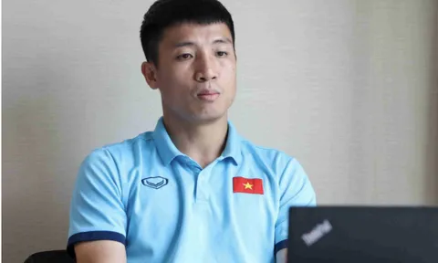 Bùi Tiến Dũng không kịp sang Lào