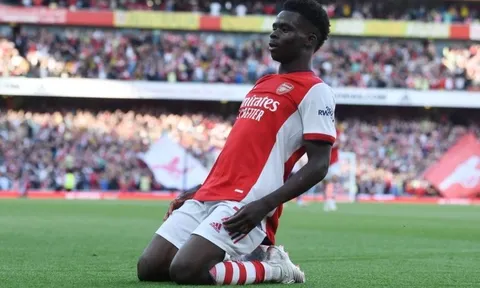 Bukayo Saka ngả mũ thán phục đồng đội Arsenal