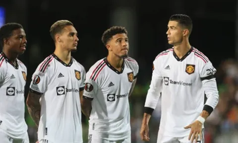 Bước tiếp hay bật bãi khỏi Man Utd?