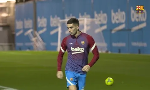Buổi tập đầu tiên của Ferran Torres với Barcelona