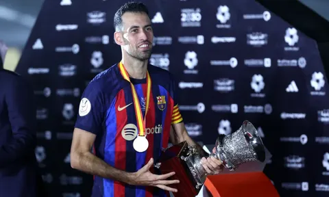 Busquets từ chối lời đề nghị khủng từ đội bóng của Ronaldo
