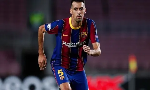 Busquets phải giảm nửa lương nếu muốn ở lại Barca