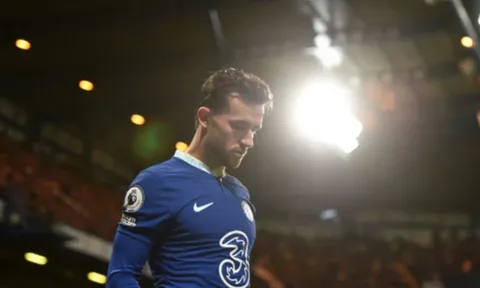 Roy Keane chê bai ngôi sao 'lười biếng' của Chelsea