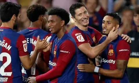 3 lần "xâu kim", các cầu thủ Barca làm CĐV xuýt xoa