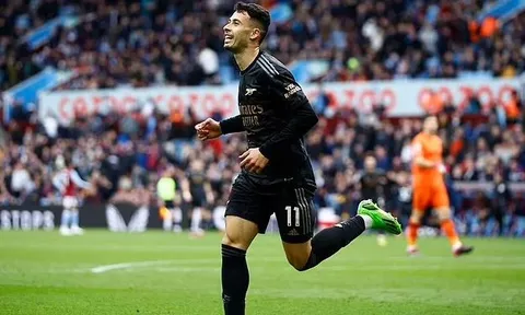 Hành động lạ của Gabriel Martinelli trước khi ghi bàn thắng cho Arsenal