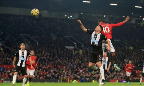 3 "sát thủ" cùng lên tiếng, Man United vùi dập Newcastle trên sân nhà