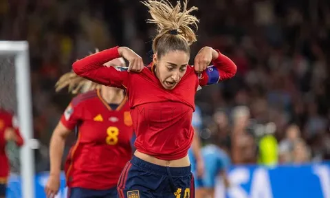 Người hùng trận chung kết World Cup ghi bàn giữa hung tin cha mất