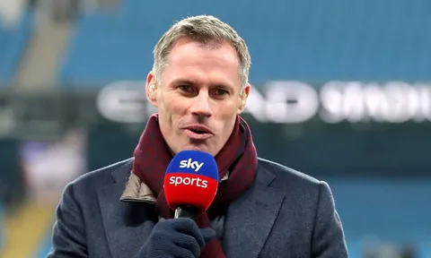 Carragher bất đồng quan điểm với đồng đội cũ ở tuyển Anh