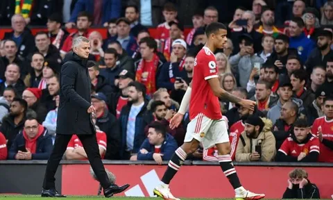 Carragher đã phân tích chính xác về Man United