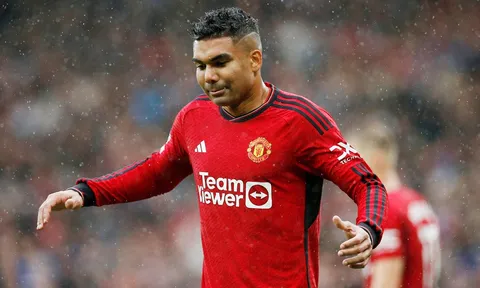 Mainoo tỏa sáng, Ten Hag có quyết định cho Casemiro