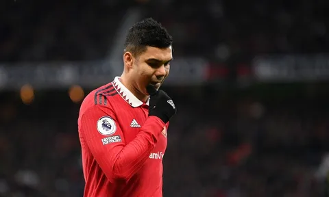Casemiro có đáng trách khi nhận thẻ đỏ?