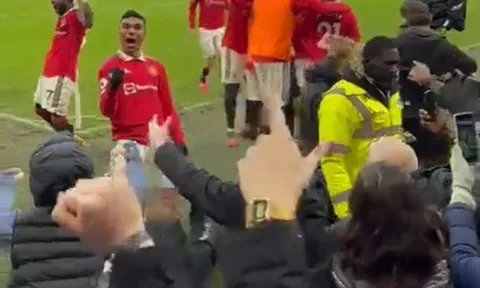 Casemiro điên loạn, ghi điểm tuyệt đối với CĐV Man Utd