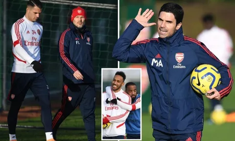 Ljungberg đồng ý ở lại Arsenal sau khi thảo luận với Arteta
