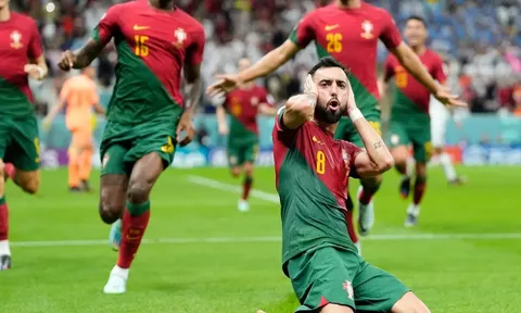 Cầu thủ Bồ Đào Nha bảo vệ chấm phạt đền trước tiểu xảo của Uruguay