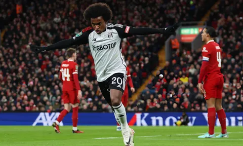 Cầu thủ làm khổ Konate và Van Dijk