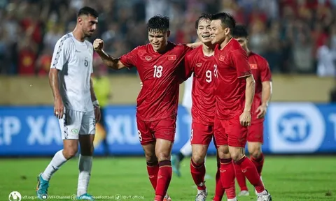 Cầu thủ lò Arsenal đến V-League; Cựu sao HAGL bị 'chơi khăm'; ĐT Việt Nam gút danh sách đấu Trung Quốc