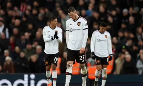 "Cầu thủ tệ nhất mà tôi từng thấy trong màu áo Man Utd"