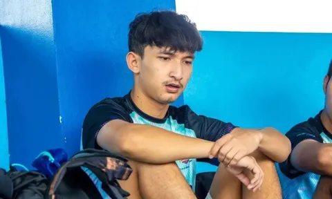 Cầu thủ Thái Lan vào sân đấm thủ môn bị treo giò hai năm