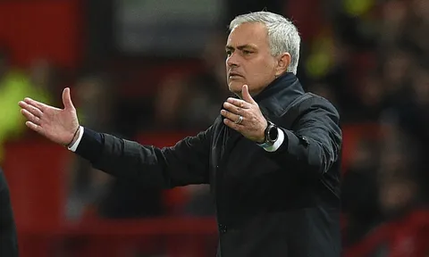 "Cầu thủ Tottenham đó đã nghĩ gì trong đầu vậy?"