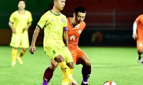 Cầu thủ V-League kêu cứu, đội bóng không có tiền trả lương