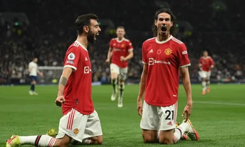 "Cavani gọi cho tôi nói rằng cậu ấy muốn rời Man Utd..."