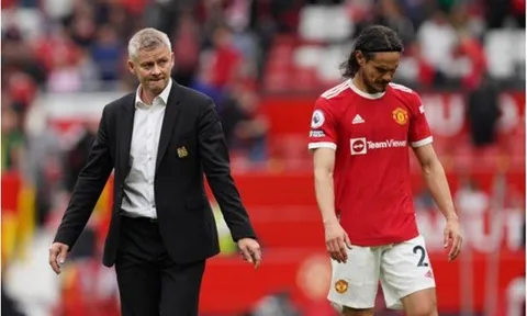 “Cavani nổi giận với quyết định của Solskjaer”
