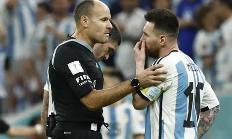 Trọng tài bị Messi chê bai ở World Cup 2022 tái xuất