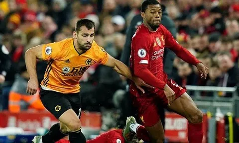 Cậu bé nhặt bóng gặp tai nạn, Liverpool vào cuộc điều tra