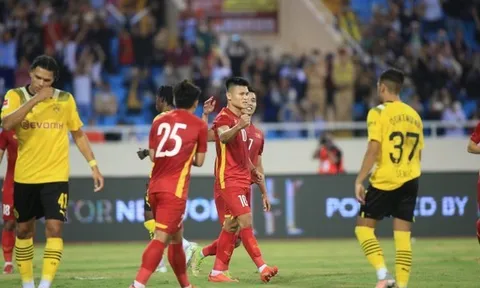 CĐV ĐNÁ không phục; Trọng tài giải thích lý do bù giờ 1 phút; Thái Lan chốt danh sách dự AFF Cup