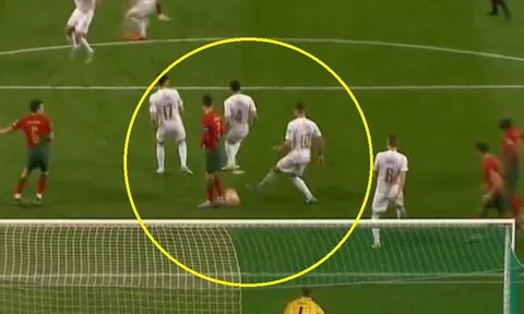 CĐV đòi tước bàn của Cancelo, trao cho Ronaldo