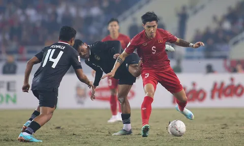 CĐV Đông Nam Á dậy sóng, chê cầu thủ Indonesia chơi... Pencak Silat ở Mỹ Đình
