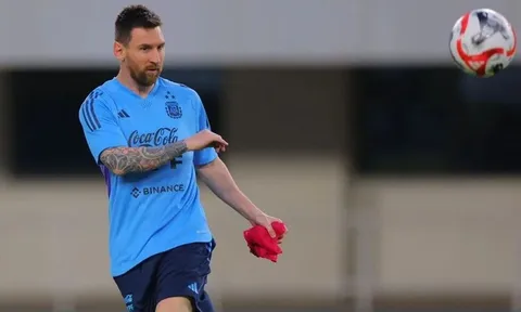 CĐV Indonesia mong Messi thi đấu