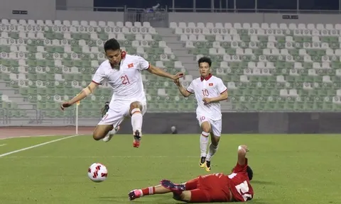 CĐV nhà chỉ trích U23 Việt Nam; ĐT Thái Lan thua đậm