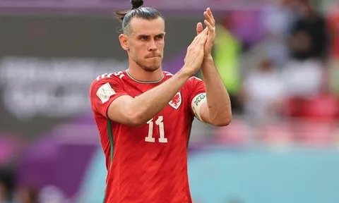 CĐV Xứ Wales qua đời ngay tại sân Ahmad bin Ali