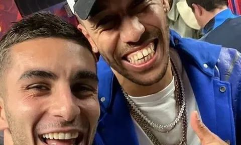 Ăn mừng trận El Clasico với Barca, sao Chelsea bị chỉ trích