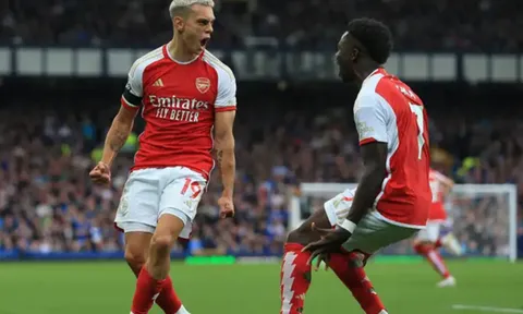 Chấm điểm Arsenal: Ba điểm 8; Người hùng phút 69