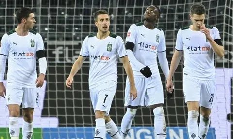 Chấn động Bundesliga vì 6 bàn thua trong 35 phút