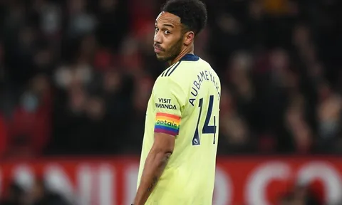 Chán ngán Aubameyang, Arsenal chiêu mộ Cavani 2.0 về thay thế