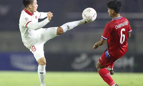 Chấn thương của Quang Hải; CĐV ĐNÁ thán phục ĐT Việt Nam