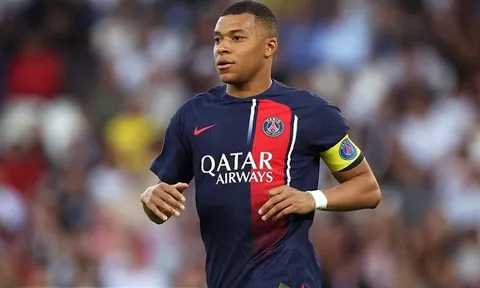 Chê 700 triệu euro, Mbappe chấp nhận dự bị cả mùa ở PSG