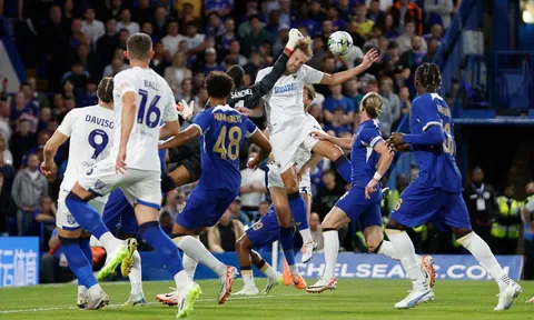 CĐV Chelsea: "Sanchez khiến Kepa trông giống sự lựa chọn an toàn"