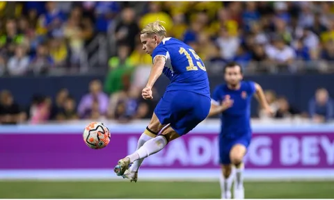 Chelsea choáng váng với Mudryk